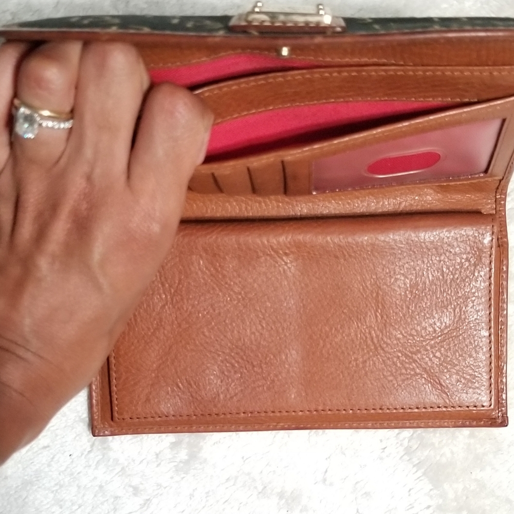 Dooney & Bourke Billfold/checkbook Black and Gold Wallet - Picture 8 of 13